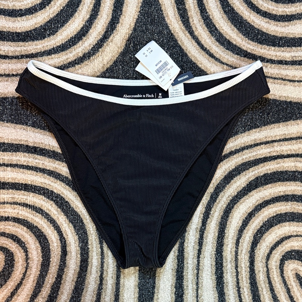 Abercrombie & Fitch Black and White Ribbed Bikini Bottom - Medium